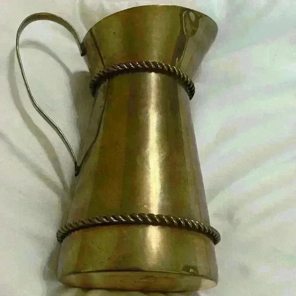 Brass pitcher with braided rope design wrapped around it made in India. Vintage - Picture 3 of 7